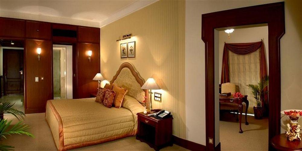 The Palms Town & Country Club - Resort Gurgaon Eksteriør billede